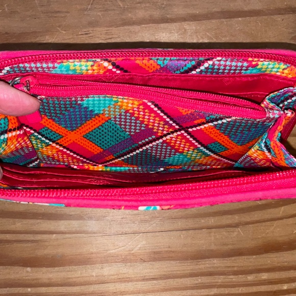 EUC Vera Bradley RFID “Georgia” Quilted Wallet in Retired Rumba Pattern - Picture 5 of 7